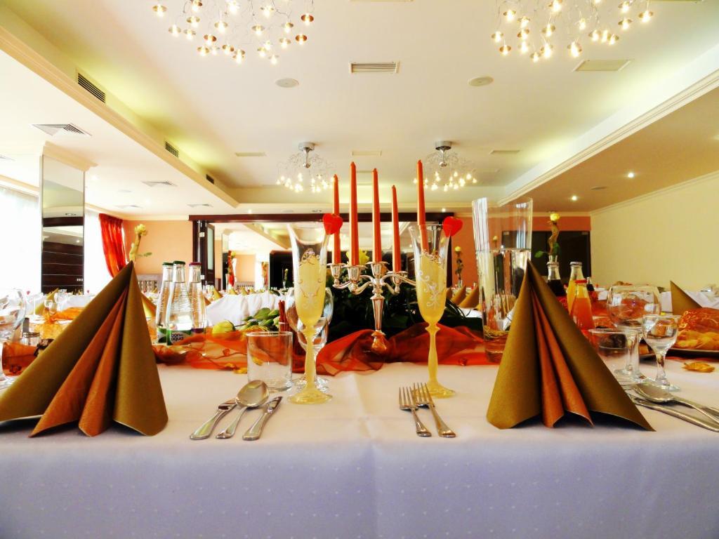 Hotel Druzba Michalovce Zewnętrze zdjęcie