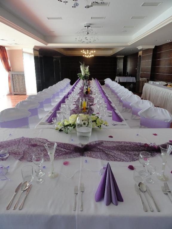 Hotel Druzba Michalovce Zewnętrze zdjęcie