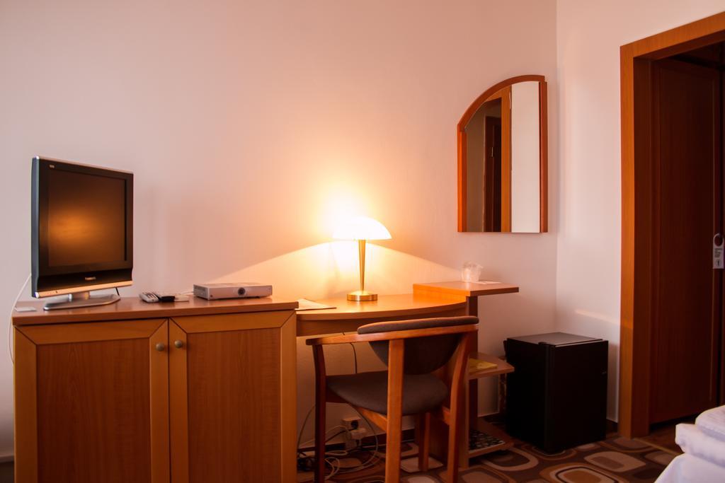 Hotel Druzba Michalovce Zewnętrze zdjęcie